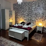 Velvet Sforii Braşov