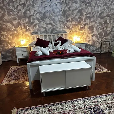 Velvet Sforii Braşov