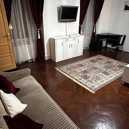 Velvet Sforii Braşov