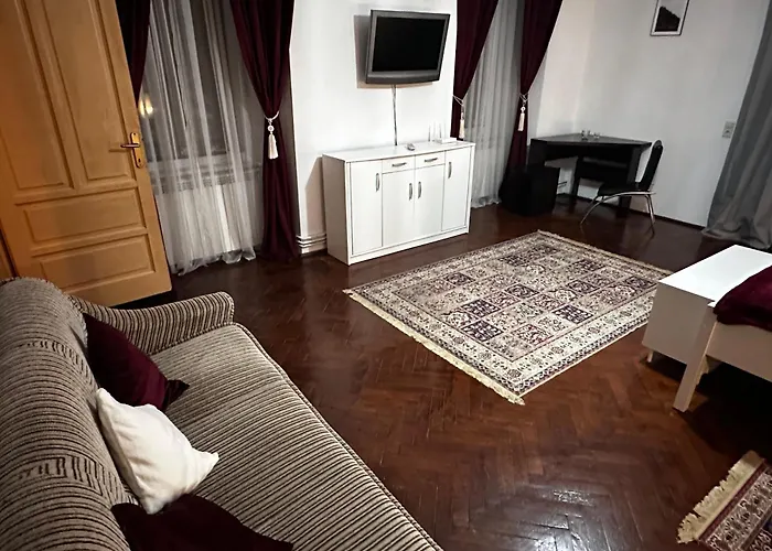 Velvet Sforii Μπρασόβ